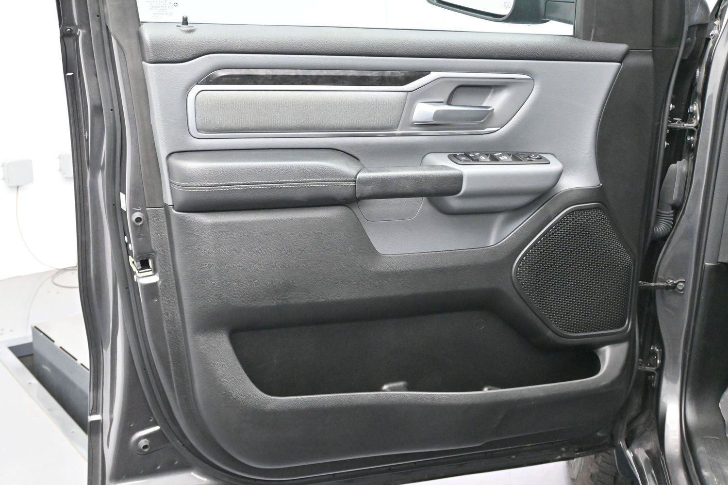 Used 2022 RAM 1500 Big Horn AWD/4WD image 9