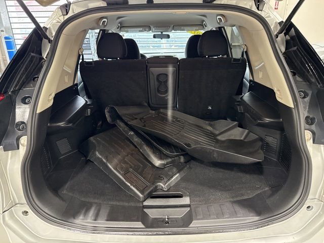 Used 2017 Nissan Rogue SV image 27
