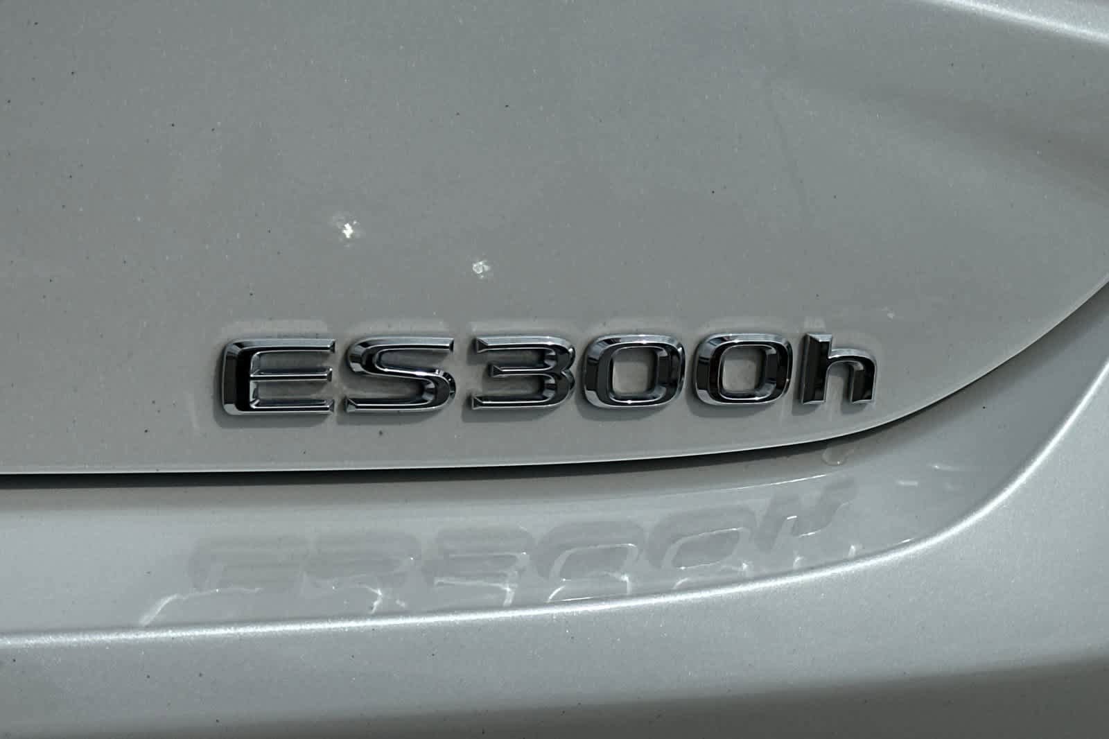 Used 2025 Lexus ES 300h w/ Premium Package FWD image 31