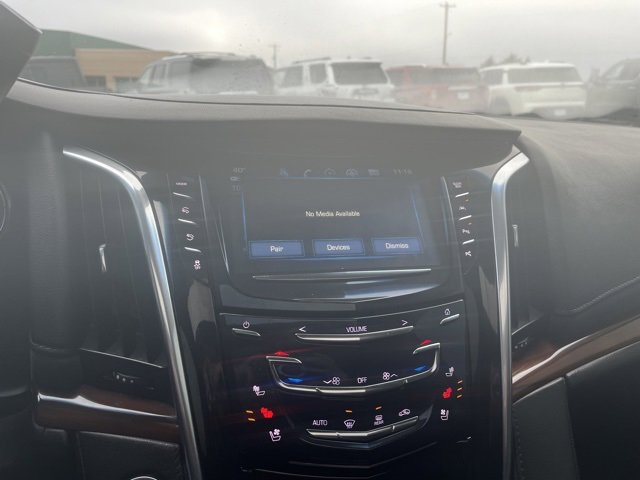 Used 2019 Cadillac Escalade ESV Luxury image 40