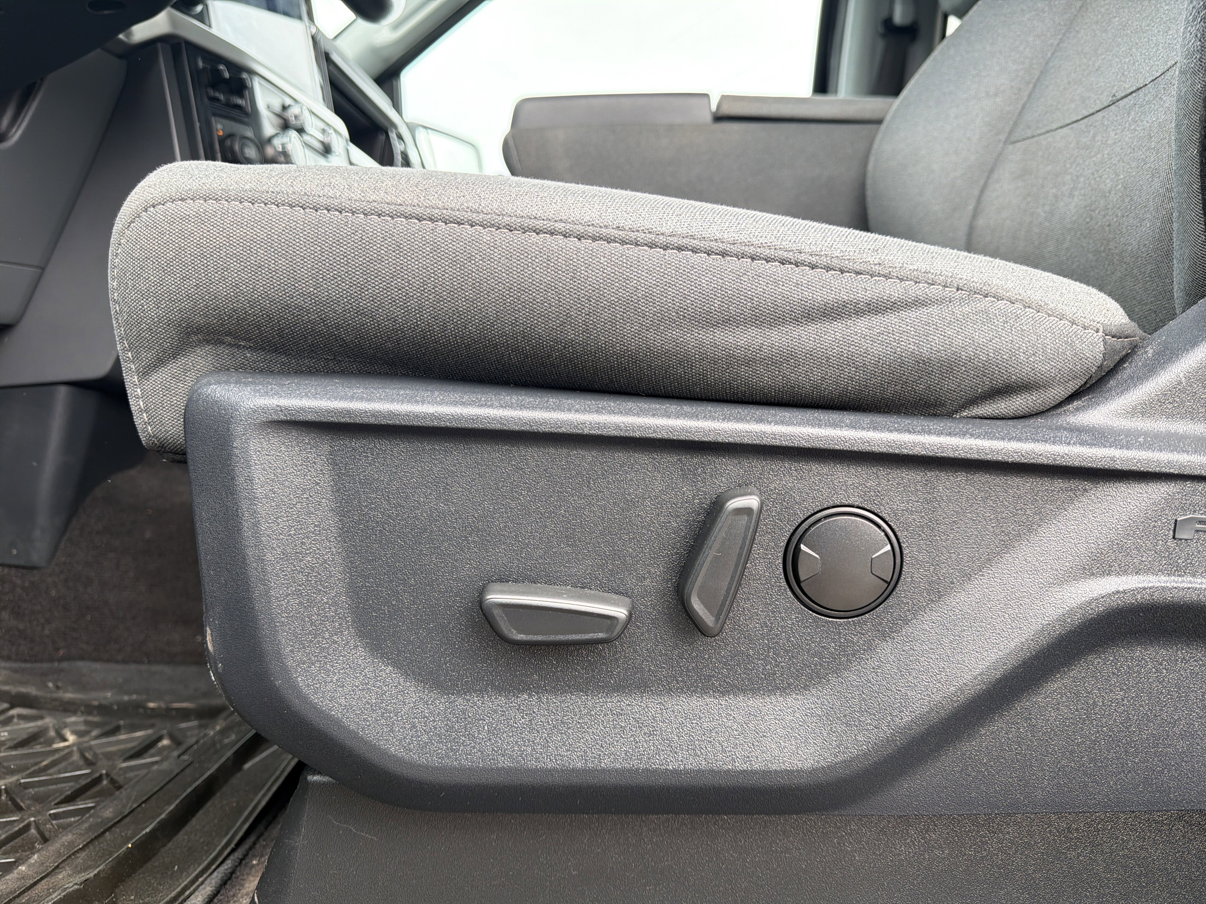 Certified 2022 Ford F150 XLT w/ Equipment Group 302A High image 24