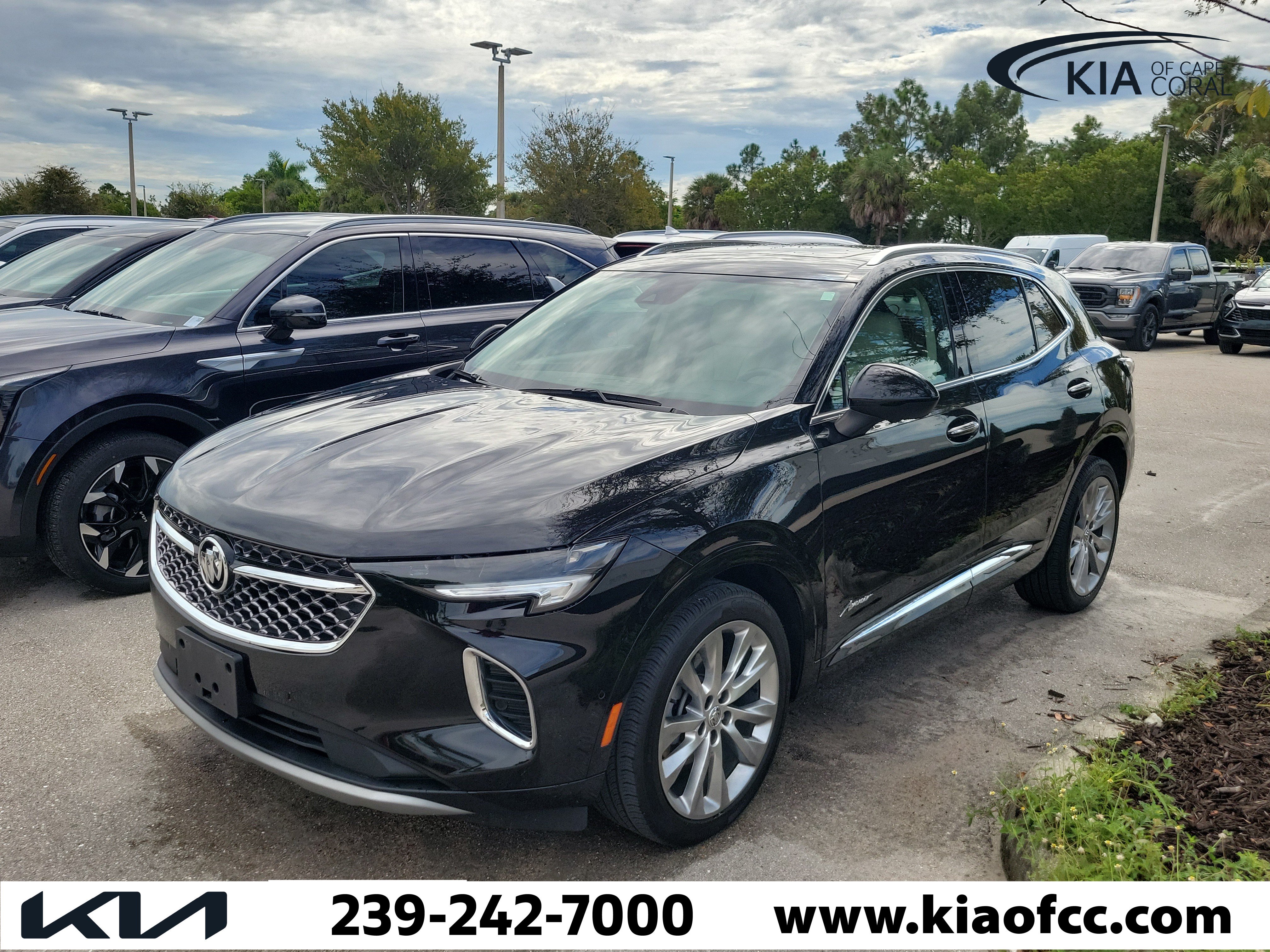 Used 2023 Buick Envision Avenir FWD image 3
