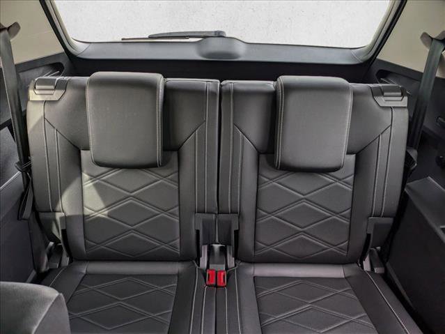 Used 2025 Volkswagen Atlas SE image 19