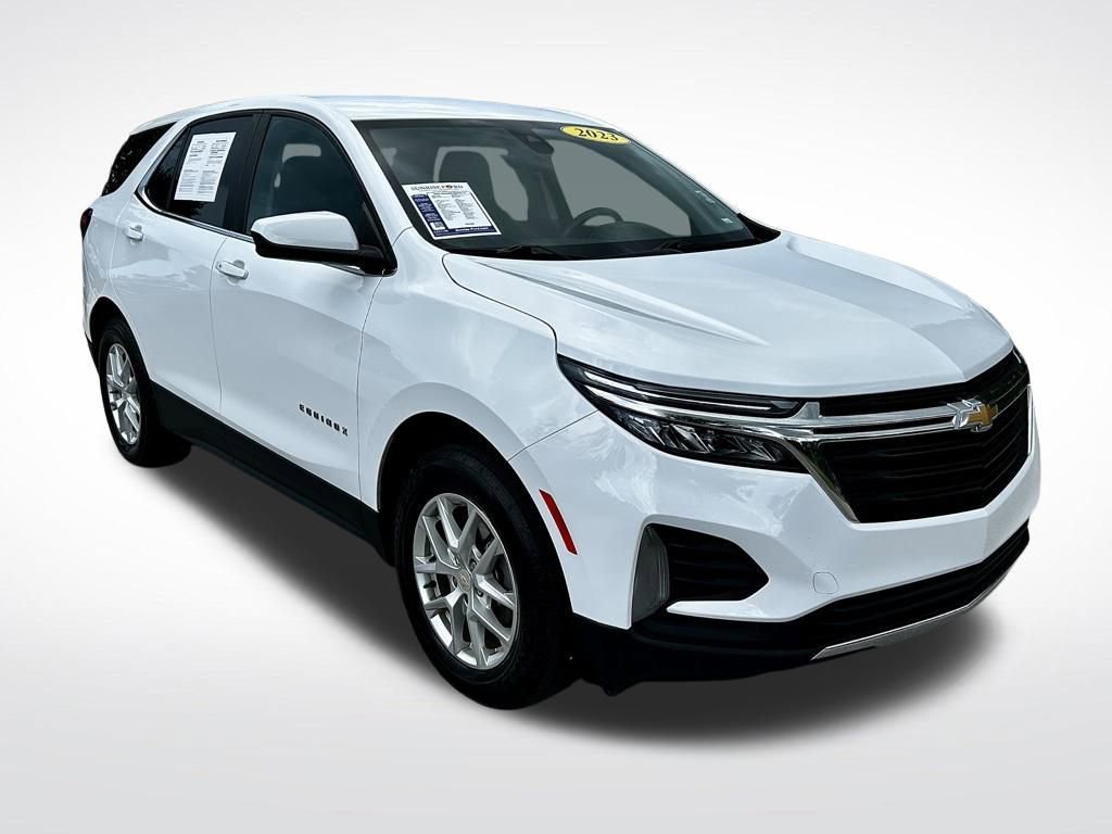 Used 2023 Chevrolet Equinox LT image 2