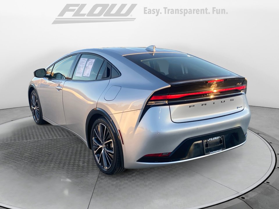 Used 2024 Toyota Prius XLE image 6