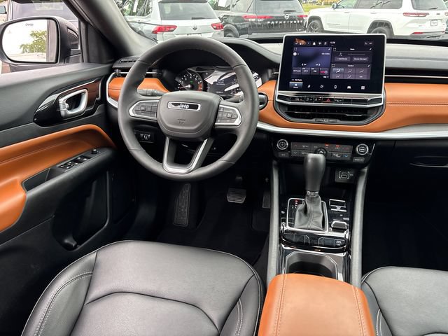 Used 2025 Jeep Compass Limited AWD/4WD image 11