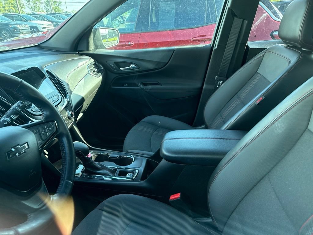 Used 2022 Chevrolet Equinox RS w/ Infotainment Package FWD image 32