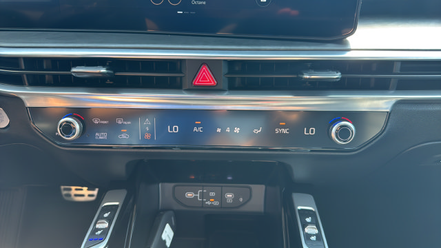 New 2026 Kia Sorento SX AWD/4WD image 18