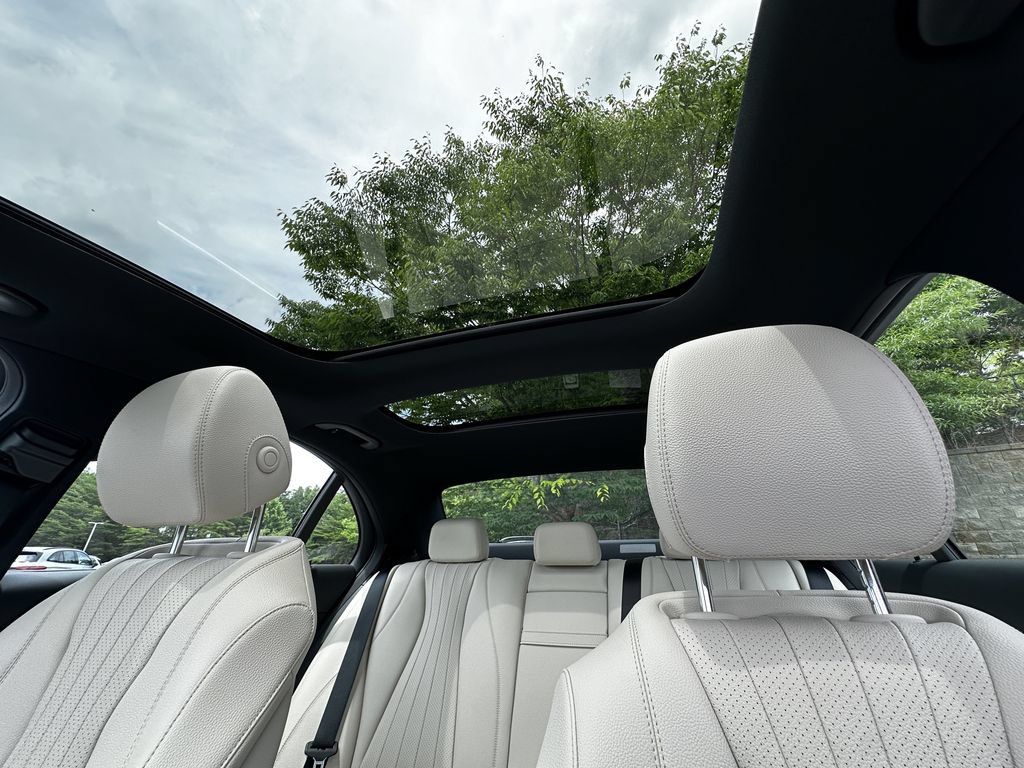 Certified 2022 Mercedes-Benz E 350 4MATIC Sedan image 33