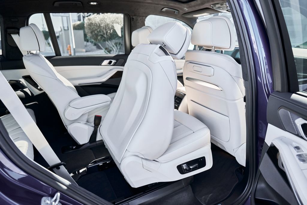 Used 2024 BMW X7 M60i w/ Executive Package AWD/4WD image 48
