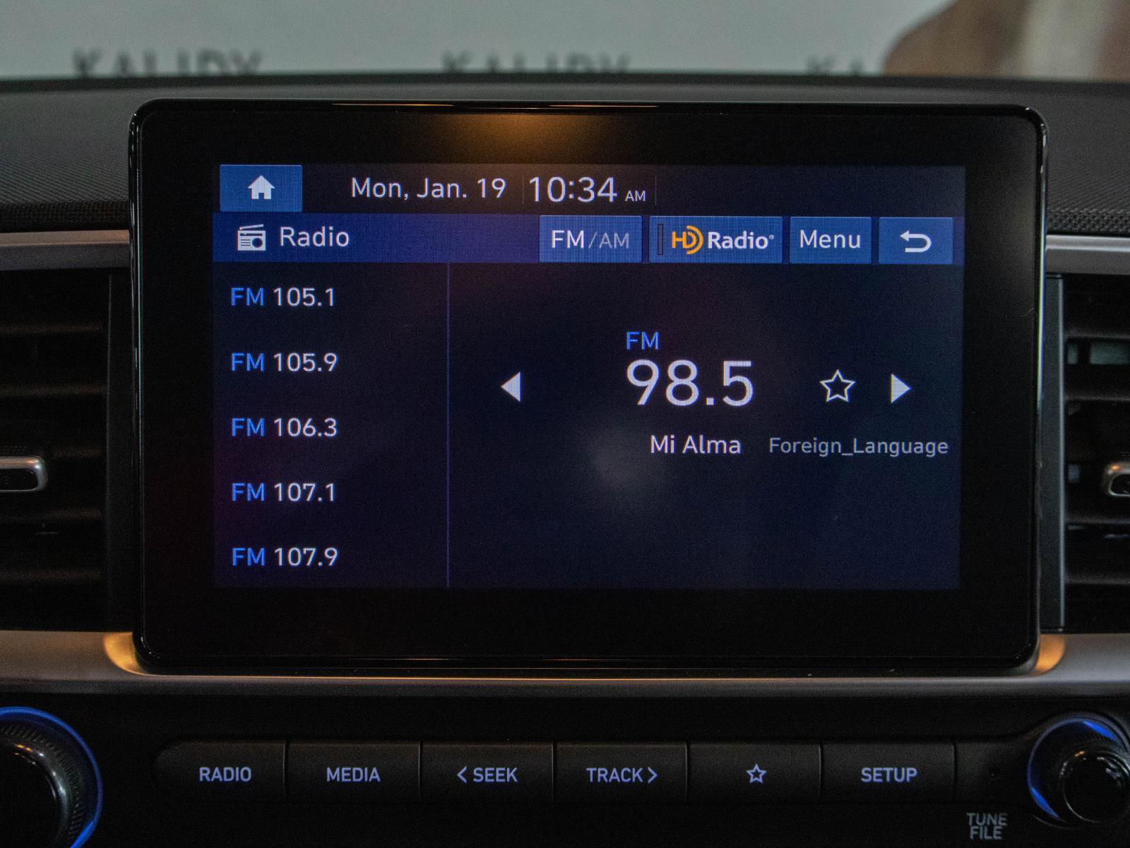 Used 2025 Hyundai Venue SEL image 8