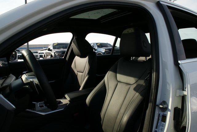 Used 2025 BMW 330i xDrive Sedan image 16