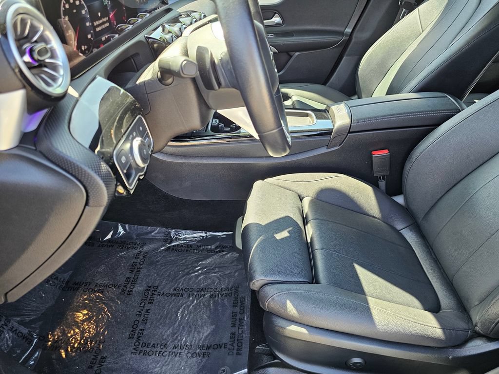 Used 2025 Mercedes-Benz CLA 250 image 23