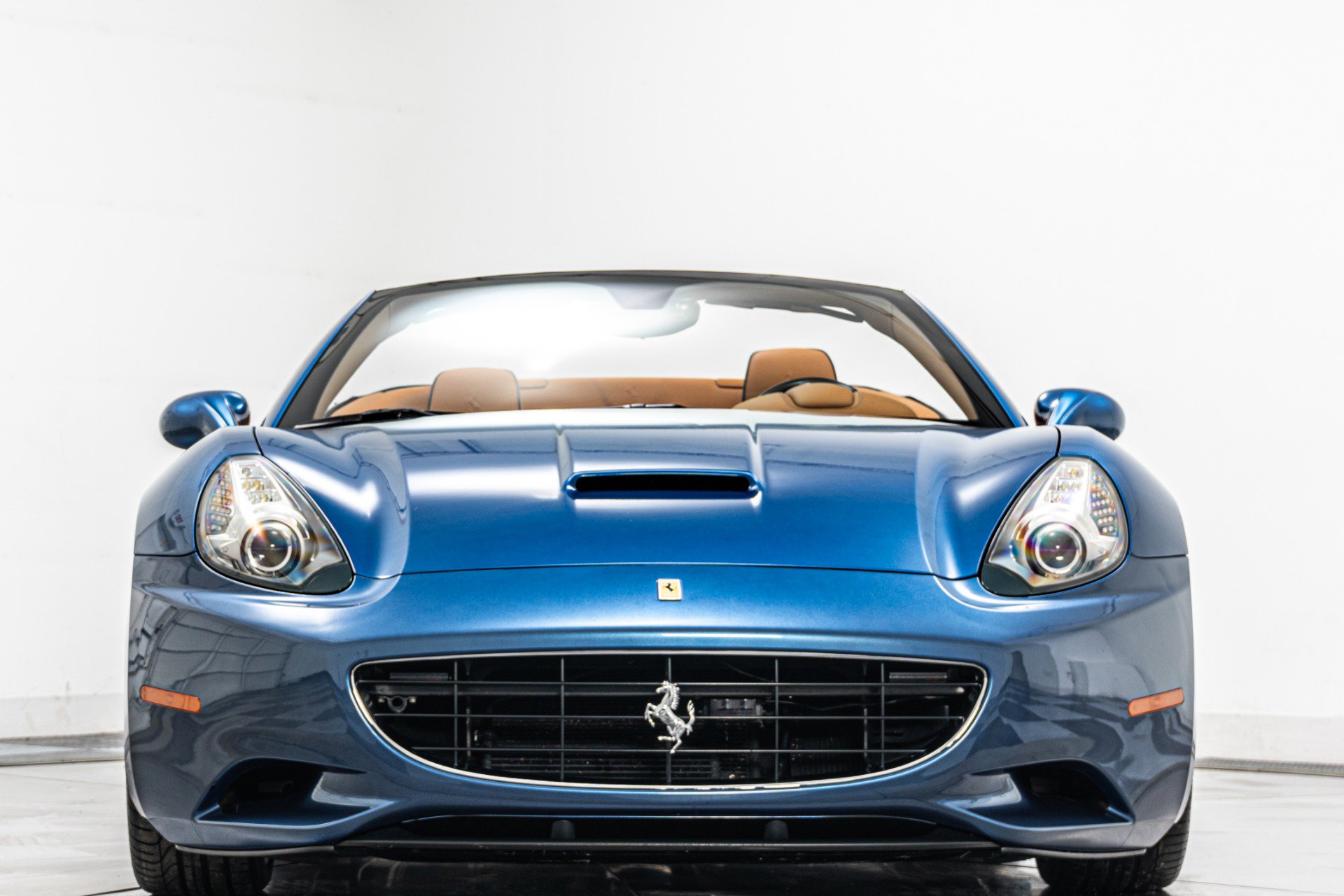 Used 2010 Ferrari California image 4
