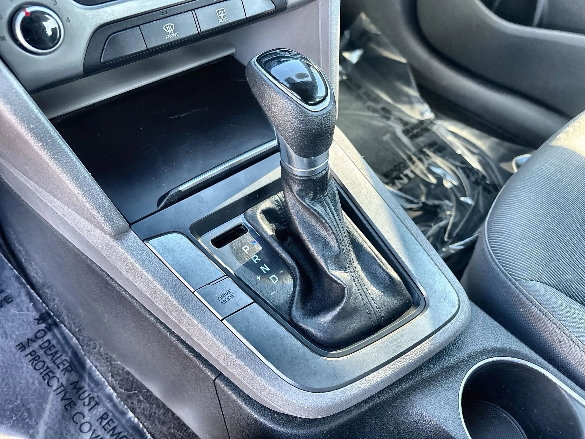 Used 2017 Hyundai Elantra SE image 19