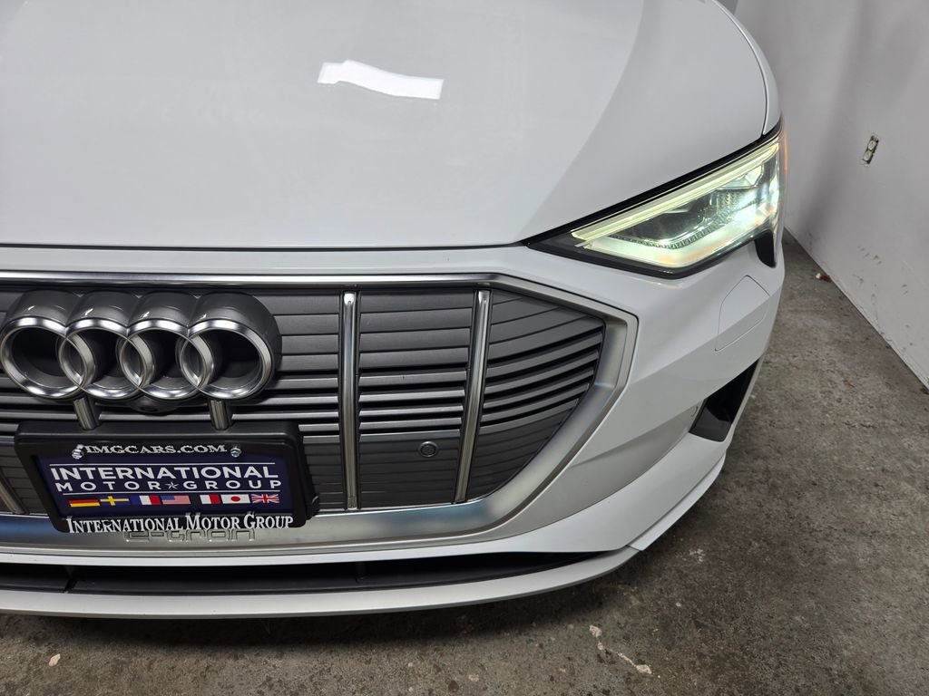 Used 2022 Audi e-tron Premium Plus w/ Premium Plus Package image 6