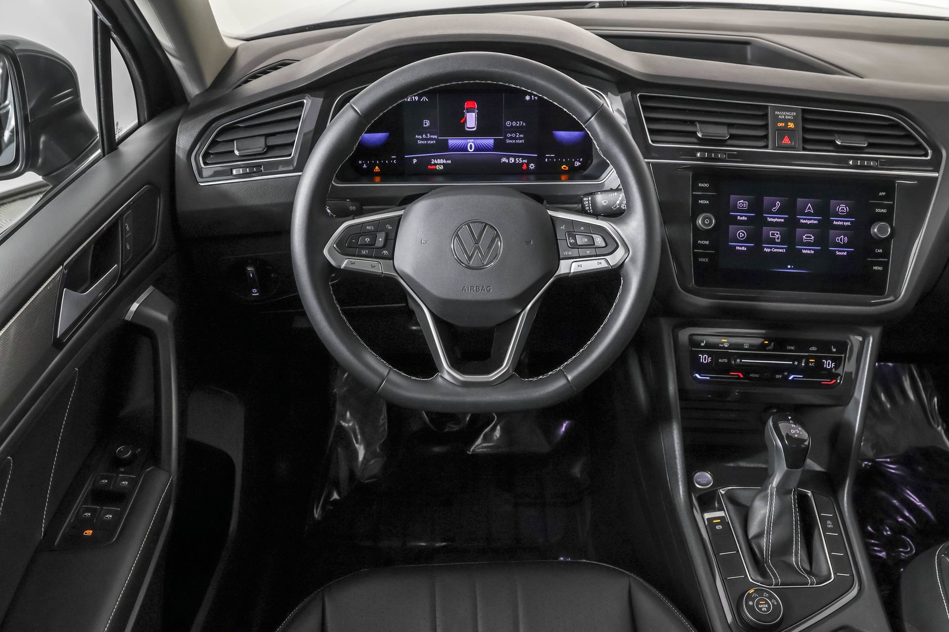 Used 2022 Volkswagen Tiguan SE image 38