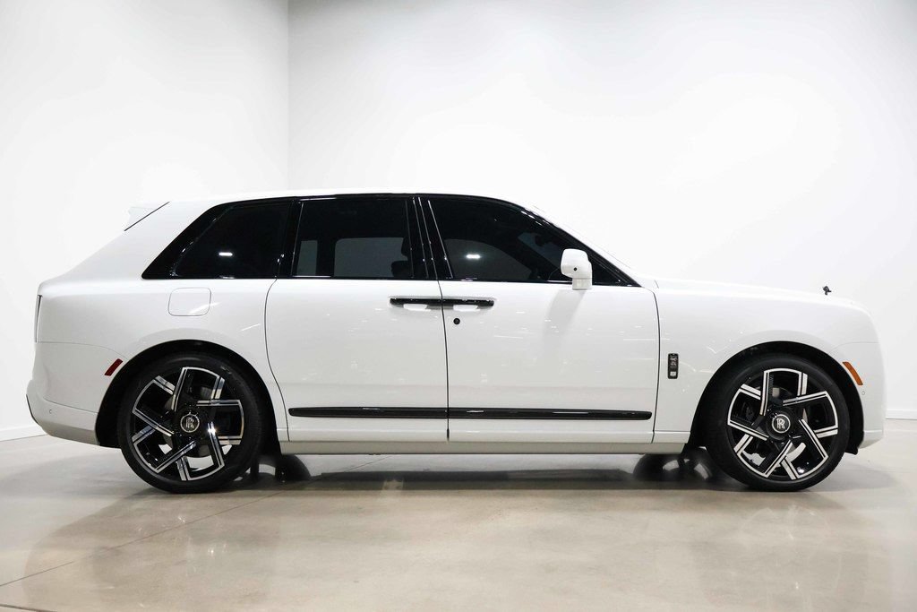 Used 2025 Rolls-Royce Cullinan Black Badge AWD/4WD image 74