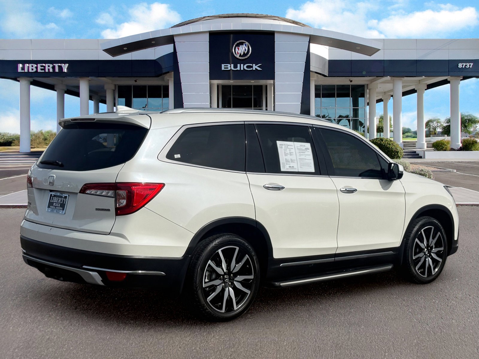 Used 2019 Honda Pilot Touring image 3