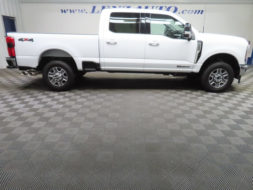 Used 2026 Ford F350 Lariat AWD/4WD image 2