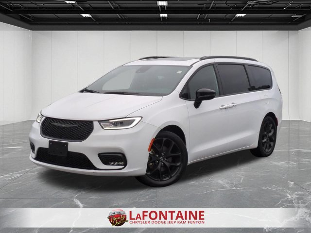 Used 2025 Chrysler Pacifica Limited