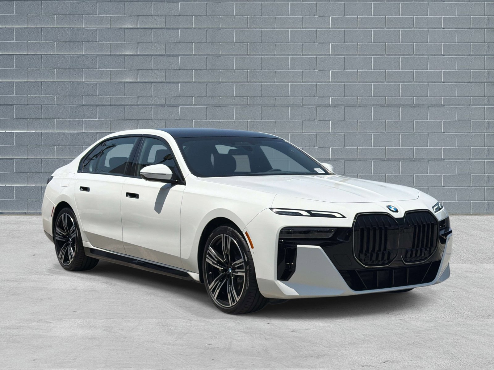 New 2026 BMW 740i RWD image 1