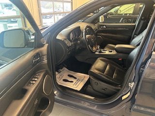 Used 2020 Jeep Grand Cherokee Overland AWD/4WD image 5