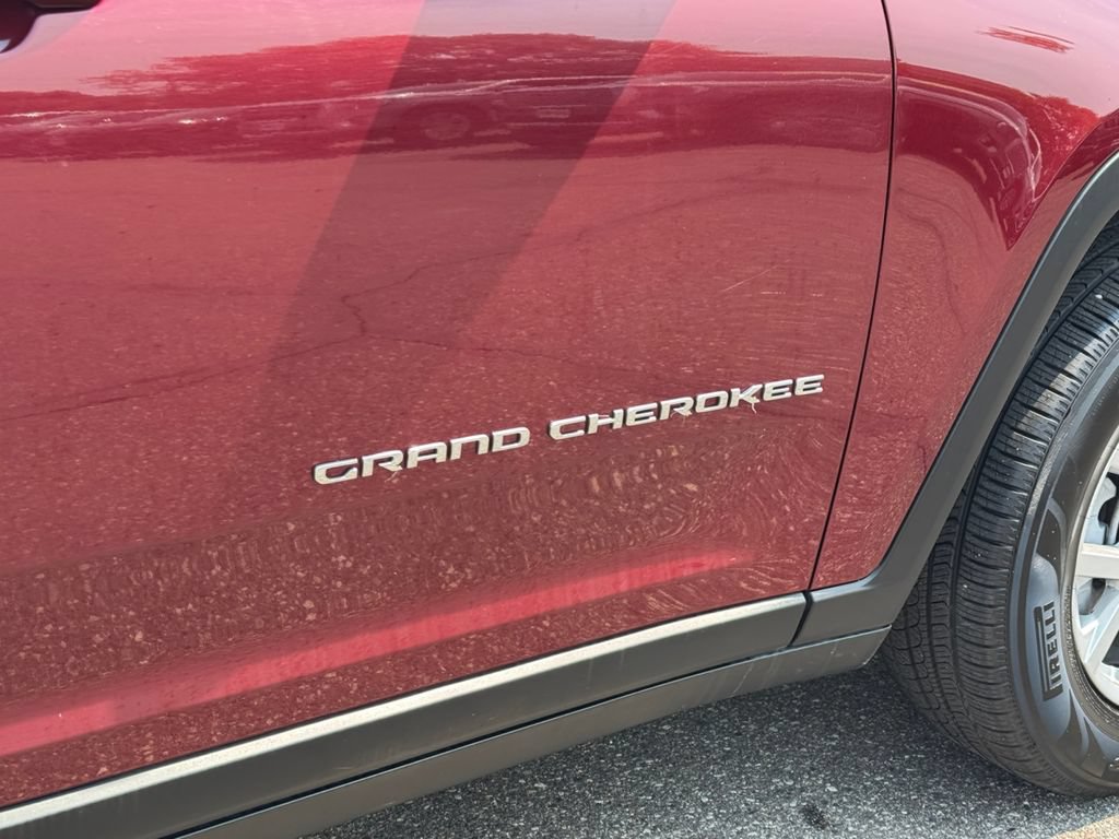Used 2023 Jeep Grand Cherokee Limited AWD/4WD image 38