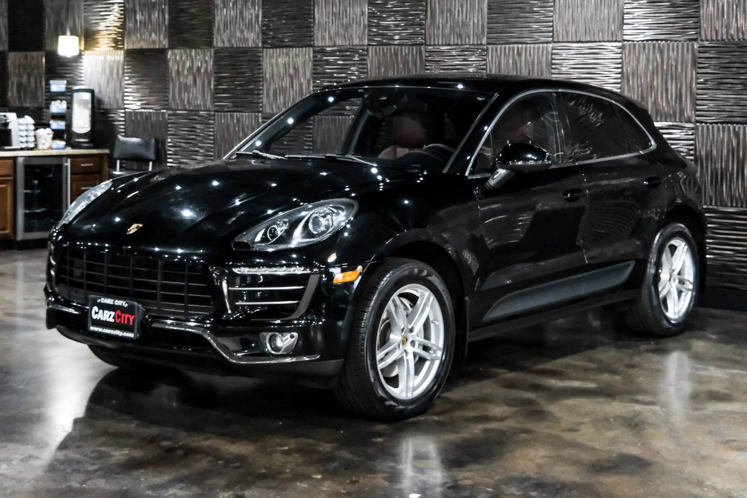 Used 2017 Porsche Macan S image 7