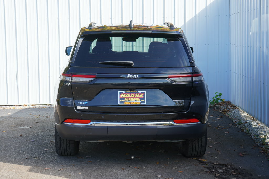 Used 2024 Jeep Grand Cherokee Limited 4xe AWD/4WD image 5