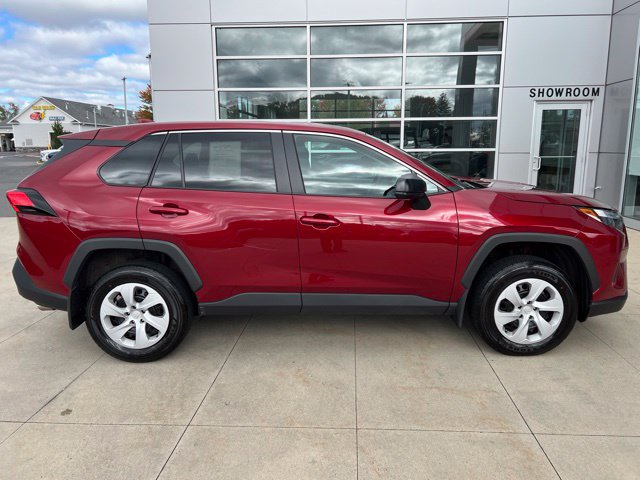 Used 2024 Toyota RAV4 LE AWD/4WD image 9