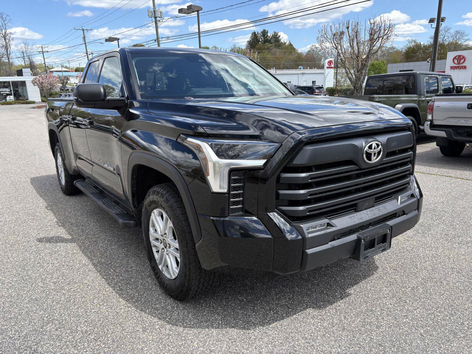 Used 2022 Toyota Tundra SR5 AWD/4WD image 1