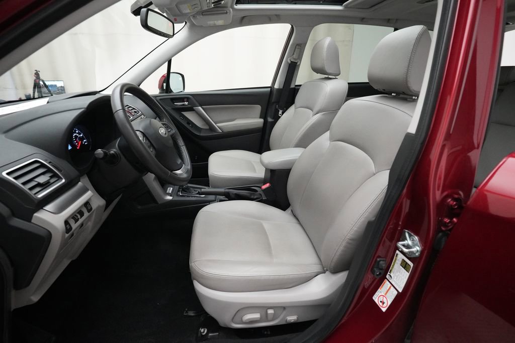 Used 2016 Subaru Forester 2.5i Touring w/ Eyesight & Navigation System image 7