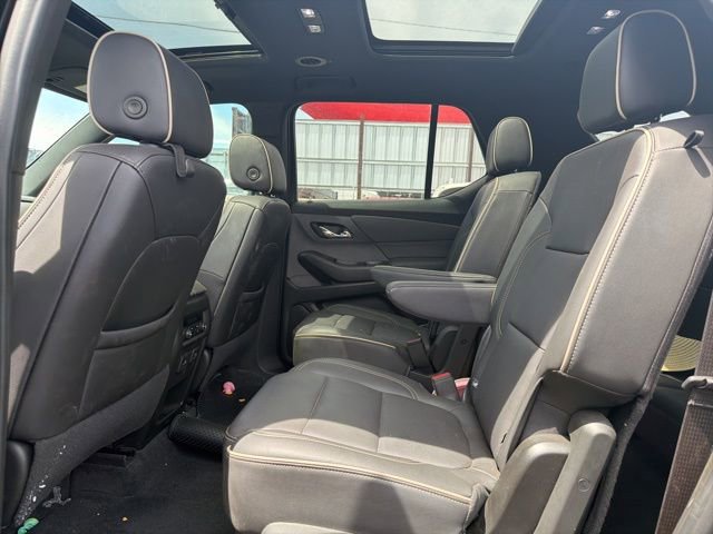 Used 2023 Chevrolet Traverse Premier w/ Redline Edition FWD image 17