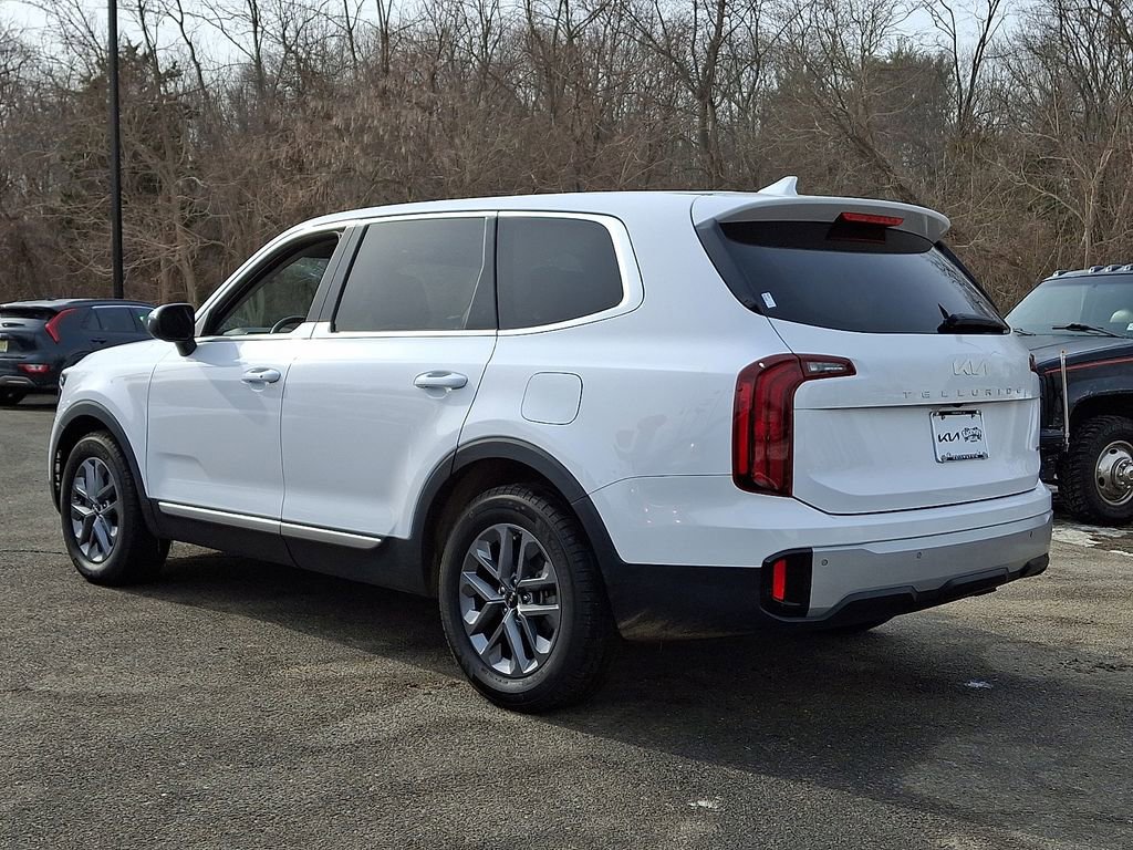 Used 2024 Kia Telluride LX image 5