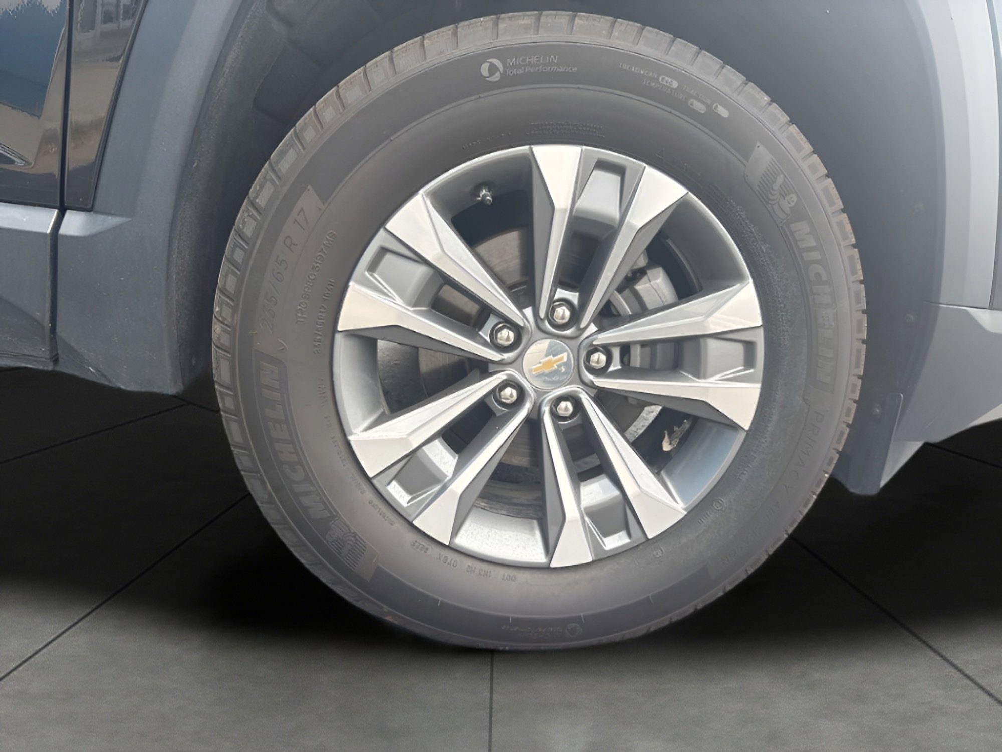 Used 2025 Chevrolet Equinox LT AWD/4WD image 10