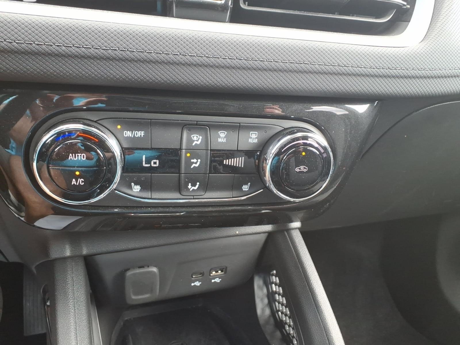 Used 2025 Chevrolet TrailBlazer LT w/ Convenience Package AWD/4WD image 19