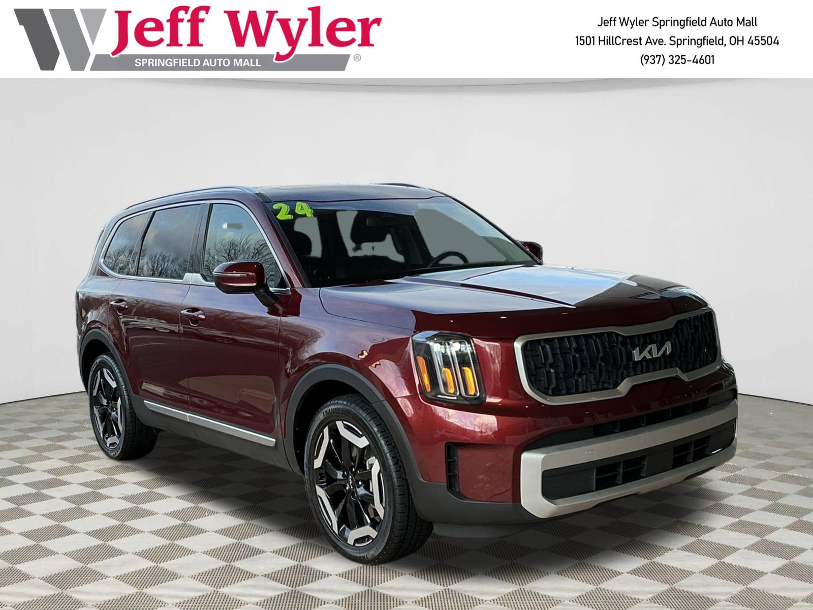 Used 2024 Kia Telluride EX w/ EX Captain's Chair Package image 1