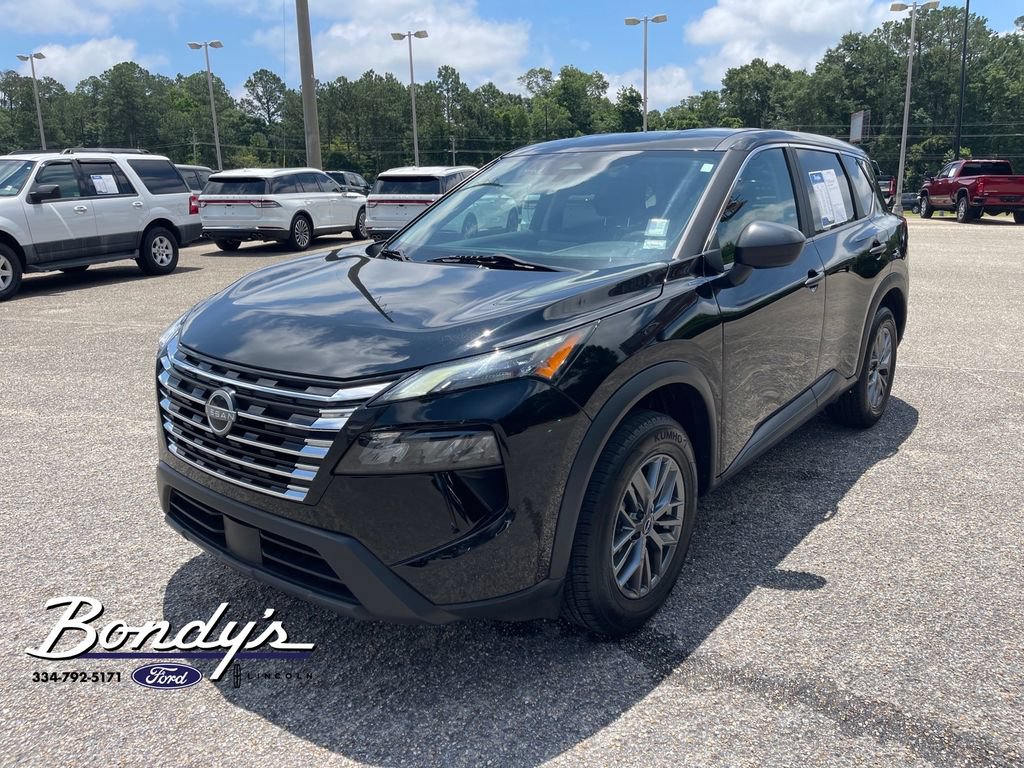 Used 2024 Nissan Rogue S AWD/4WD image 3