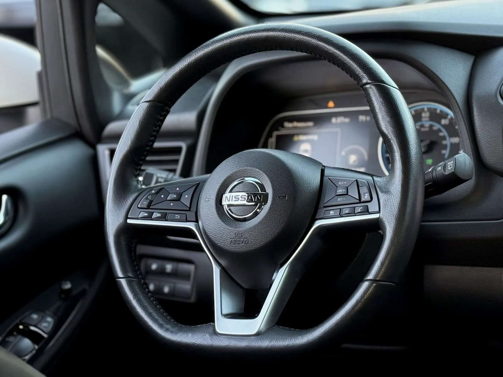 Used 2022 Nissan Leaf SV image 13