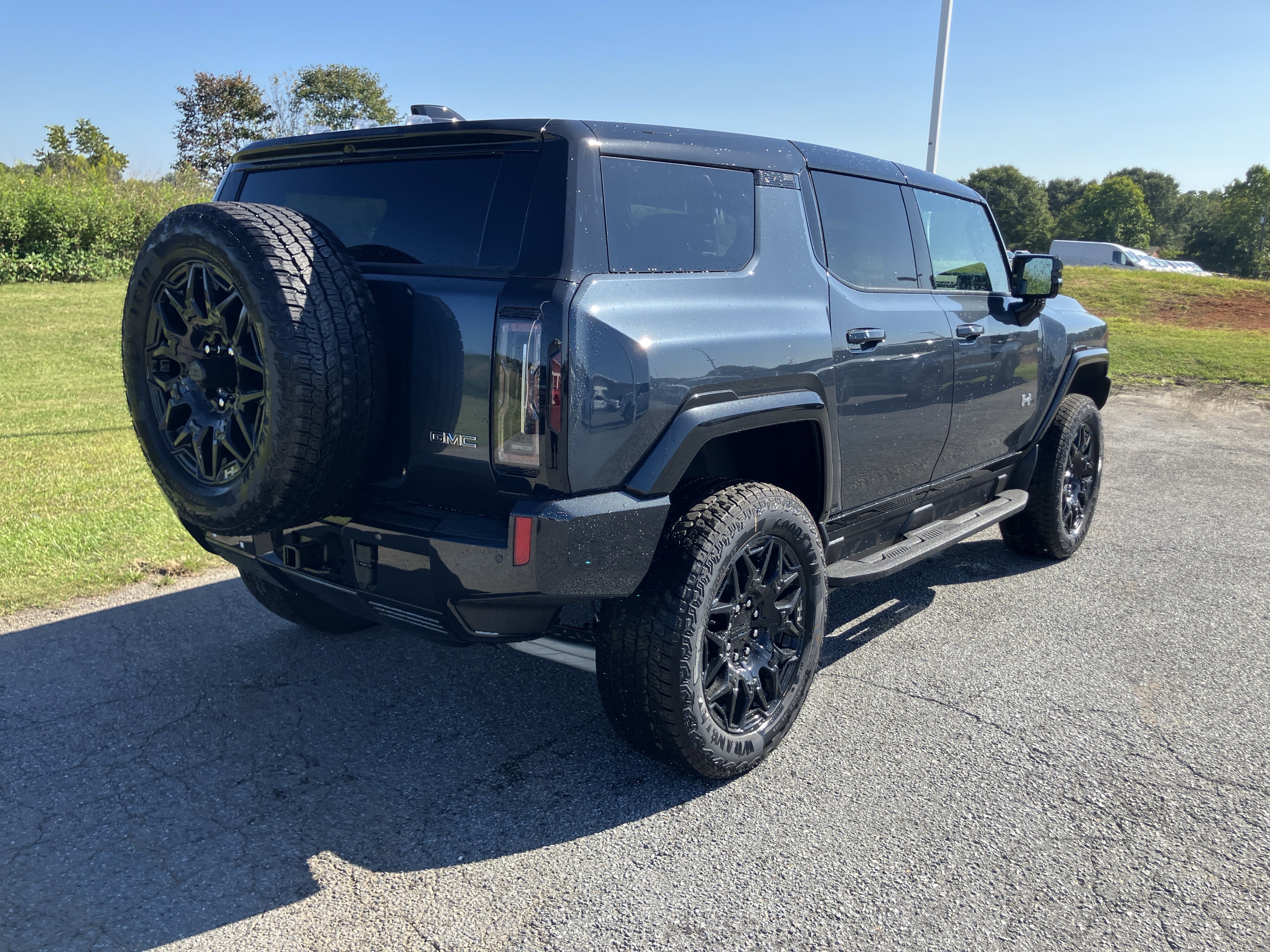 New 2026 GMC Hummer EV SUV image 9