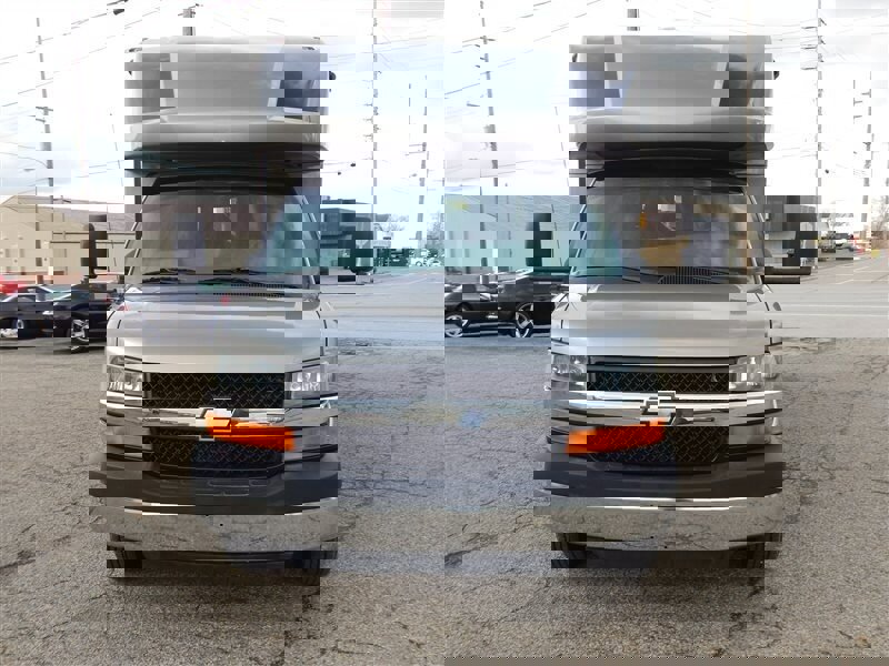 Used 2007 Chevrolet Express 3500 w/ RV Package image 4