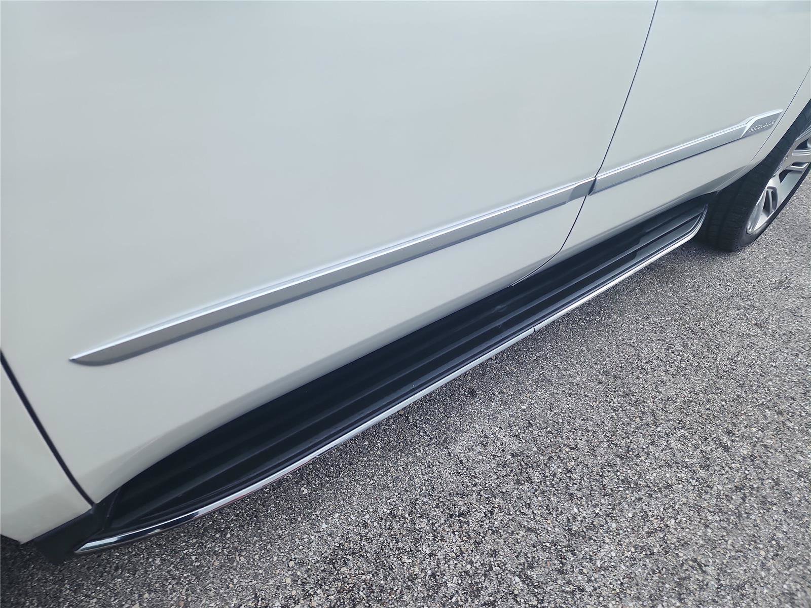 Used 2019 Cadillac Escalade ESV Luxury RWD image 24