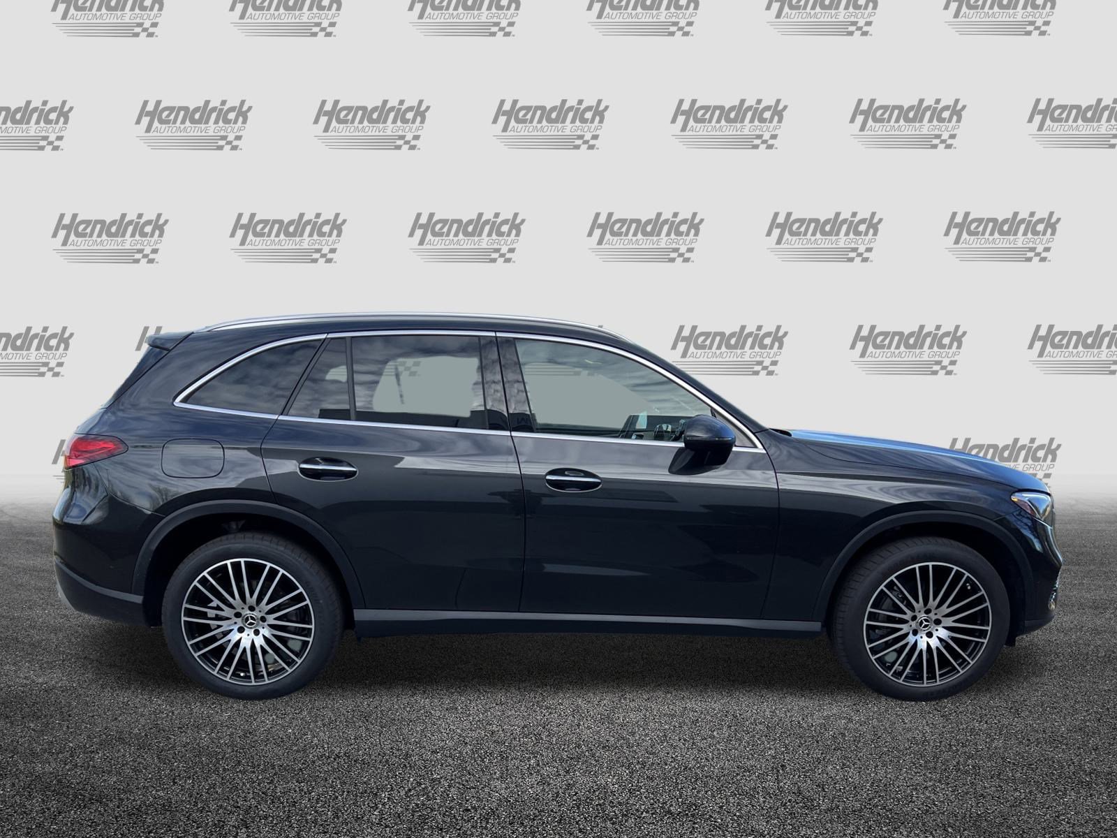Used 2024 Mercedes-Benz GLC 300 4MATIC image 10