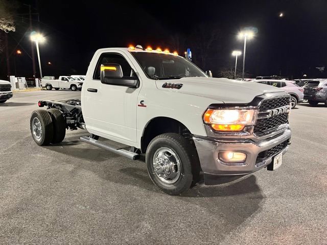 New 2024 RAM 3500 Tradesman image 4