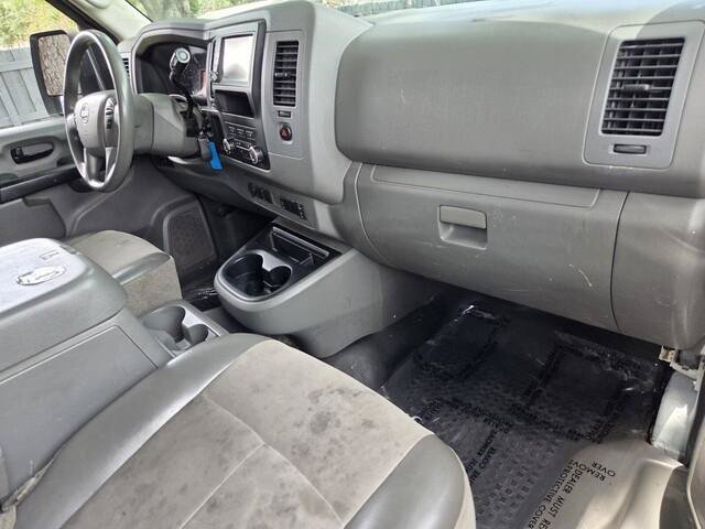 Used 2019 Nissan NV 2500 SV RWD image 17