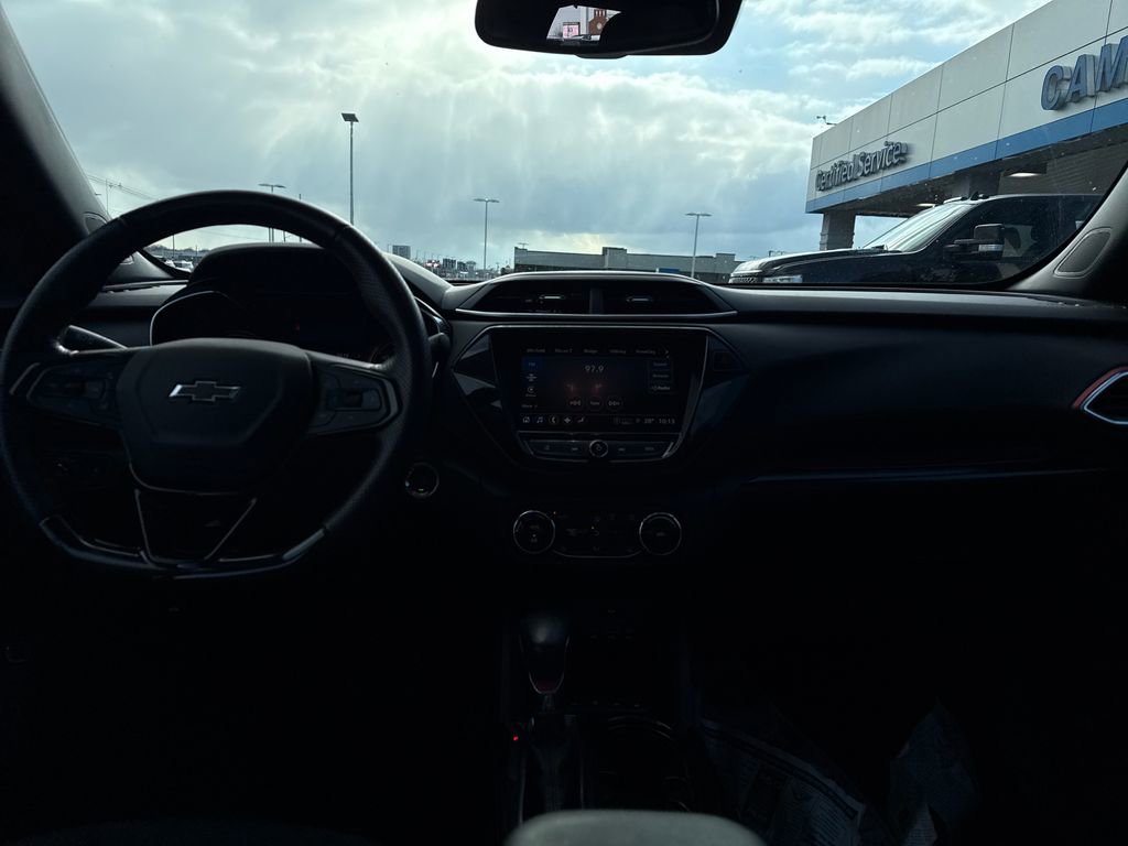 Used 2023 Chevrolet TrailBlazer RS w/ Sun and Liftgate Package image 15