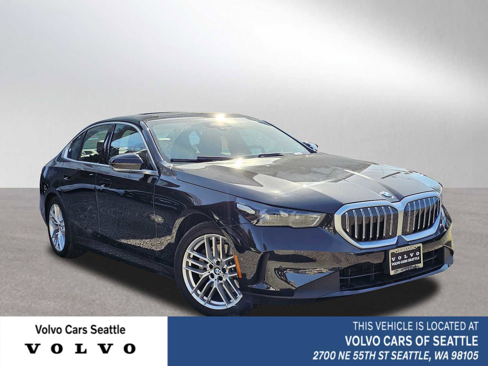 Used 2025 BMW 530i xDrive AWD/4WD image 1