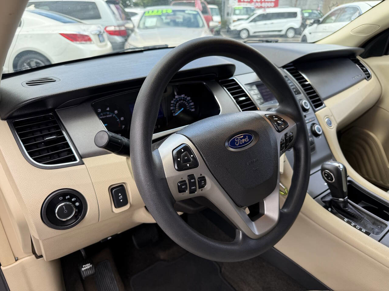 Used 2013 Ford Taurus SE image 18