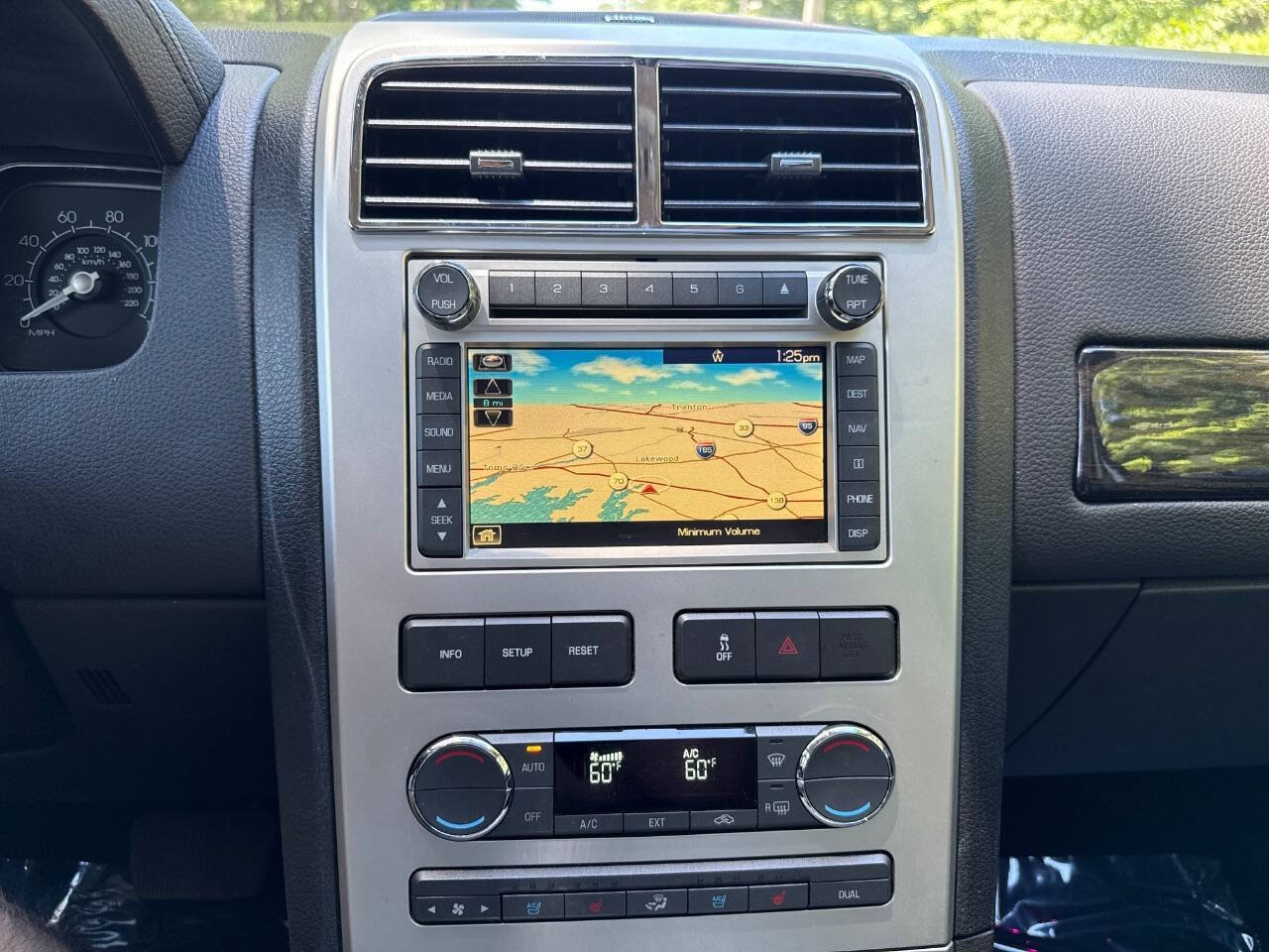 Used 2009 Lincoln MKX AWD image 22